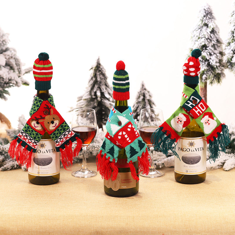 Christmas Bottle Cover – Knitted Scarf & Hat Set (Reindeer)