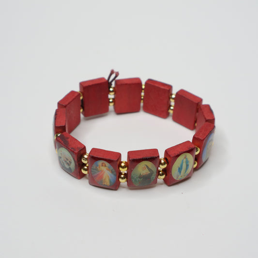 Bracelet Međugorje in Walnut Red bracelet with hexagonal beads featuring artistic designs on a white background