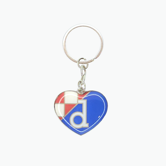 Keyring Dinamo Heart Heart-shaped keychain with a letter 'd' on a white background