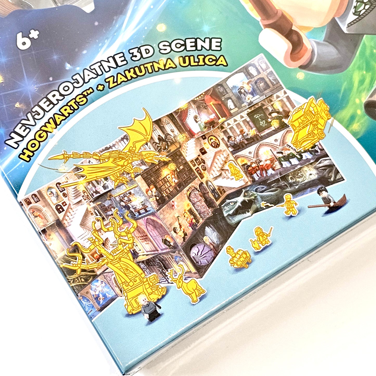 Lego Harry Potter- Potter Protiv Malfoyja 3D scene model packaging with gold accents and text on a blue background